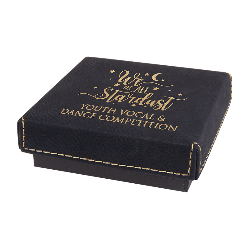 3 1/2' x 3 1/2' Medal Box na may Laserable Leatherette na Takip 3 1/2' x 3 1/2' Medal Box na may Laserable Leatherette na Takip