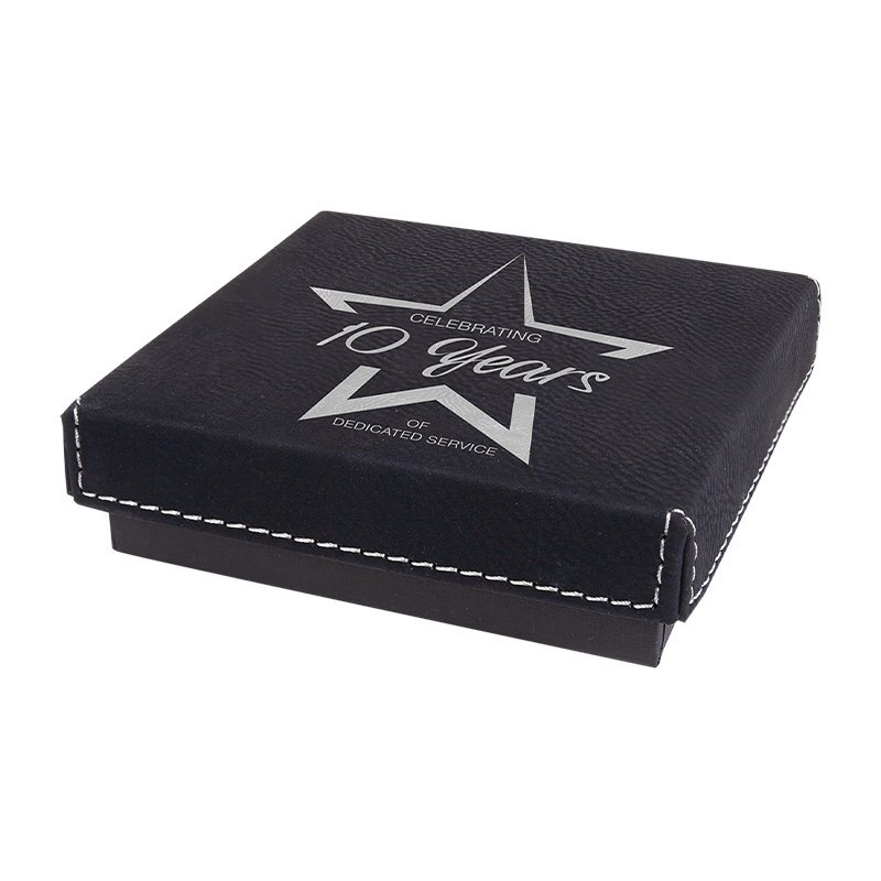 4' x 4' Medal Box na may Laserable Leatherette na Takip 4' x 4' Medal Box na may Laserable Leatherette na Takip