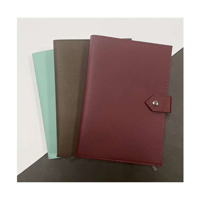 Laserable Leatherette Journal na may Clasp