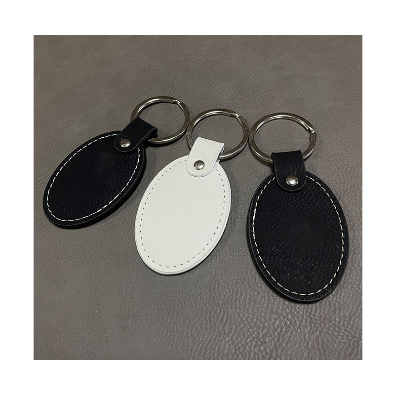 Laserable Leatherette Oval Keychain na may Oiled Edge